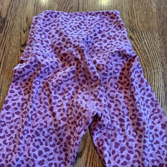 Barre3 Pink Fuschia Cheetah Leopard Print Leggings | S - Picture 4 of 6